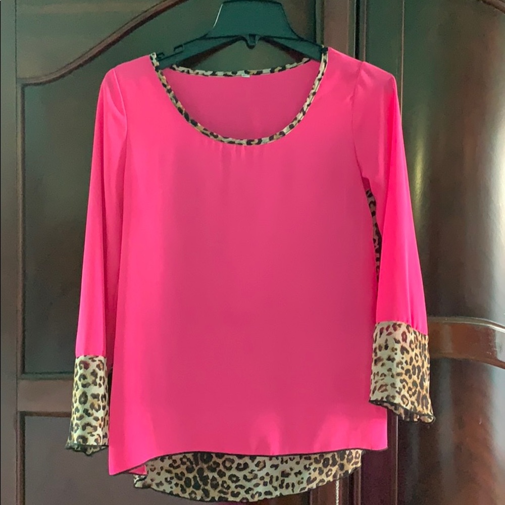 BOUTIQUE STYLE BLOUSE - SIZE: S